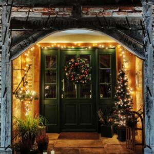 Decorating your front door header